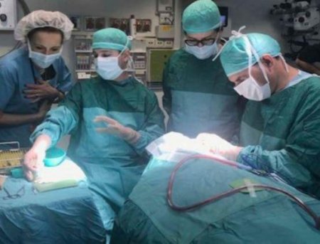 В Израиле врачи восстановили зрение слепой женщине, пересадив ей зуб в глаз